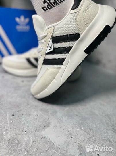 Кроссовки adidas