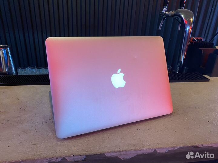 MacBook Pro 13 2015 i5/8/256
