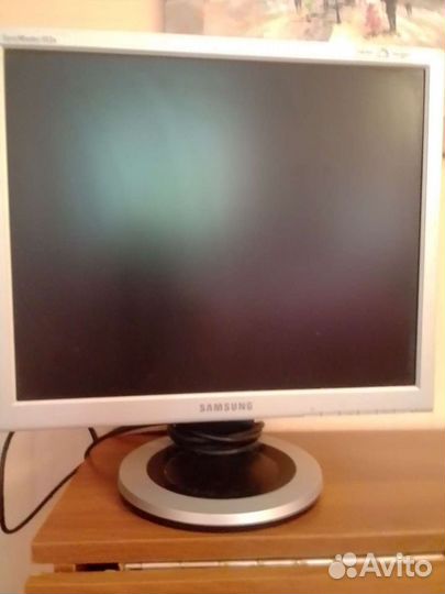 Монитор Samsung