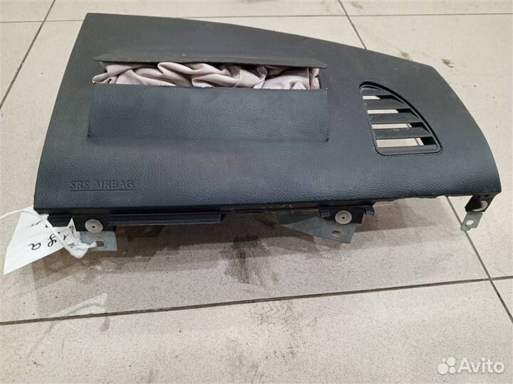 Подушка безопасности пассажирская в торпедо Nissa