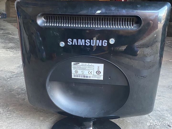 Монитор Samsung syncmaster932B