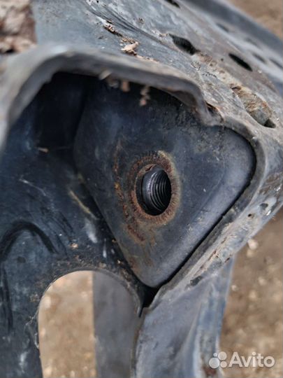 Подрамник передний Toyota Corolla E150