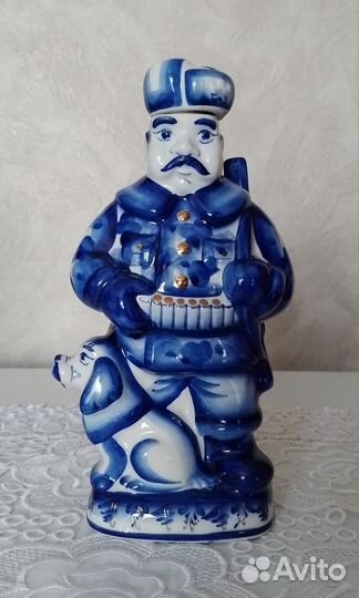 Статуэтка фарфор