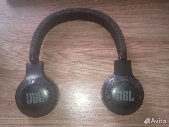 Беспроводные наушники JBL E45BT, Черные