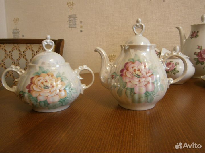 Сахарница заварники новые и тарелки разные