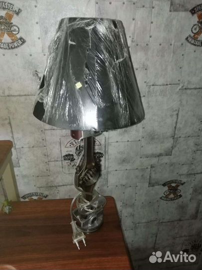 Лампа настольная