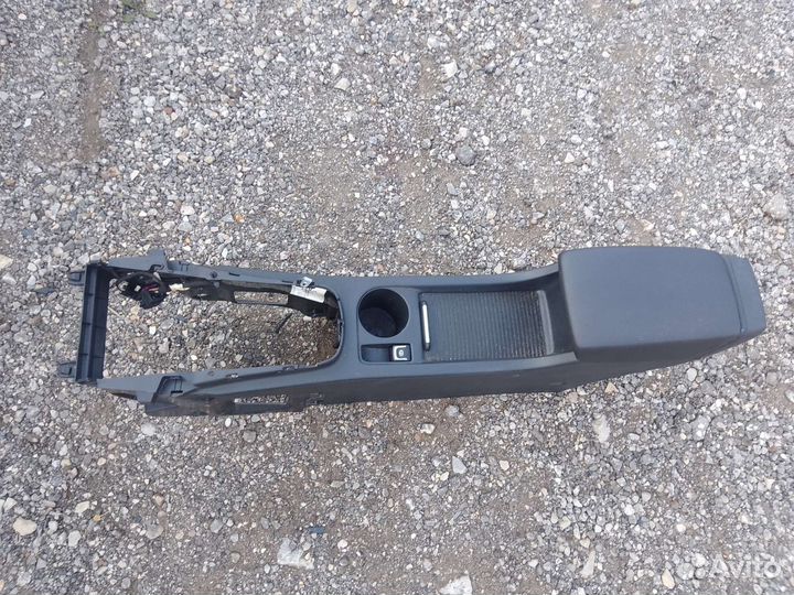 Подлокотник Opel Astra J