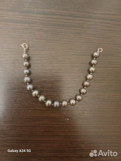 Браслет черного жемчуга с серебряными вставками,18