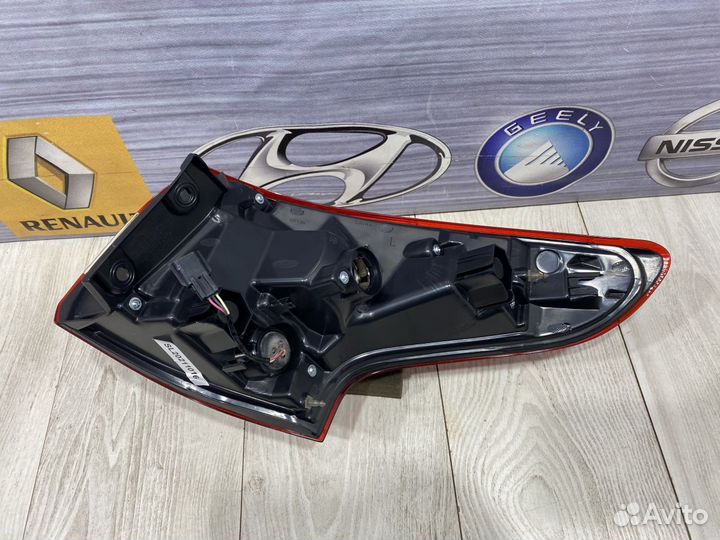 Фонарь задний Nissan qashqai J11 Лев