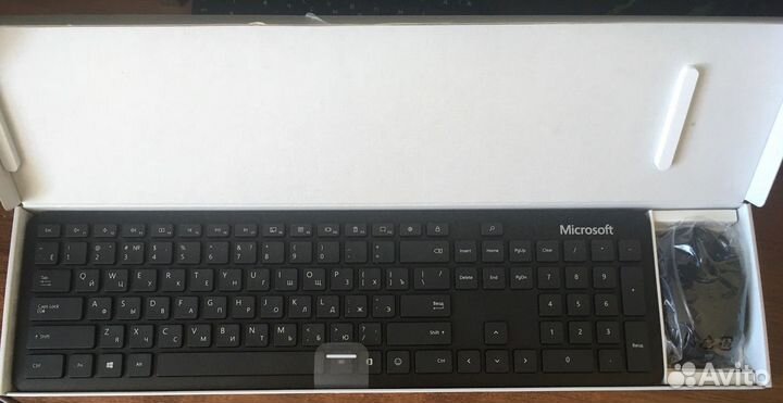 Клавиатура и мышь Microsoft Bluetooth Desktop