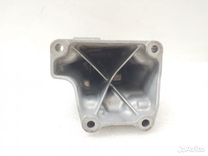 Кронштейн двигателя правый Mercedes-Benz Glc-Class