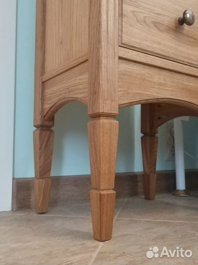 Тумбочка прикроватная из массива