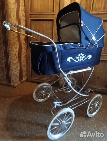 Детская коляска ретро
