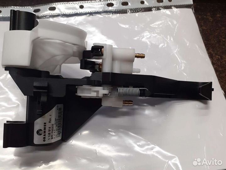 Клапан регулировки уровня сиденья