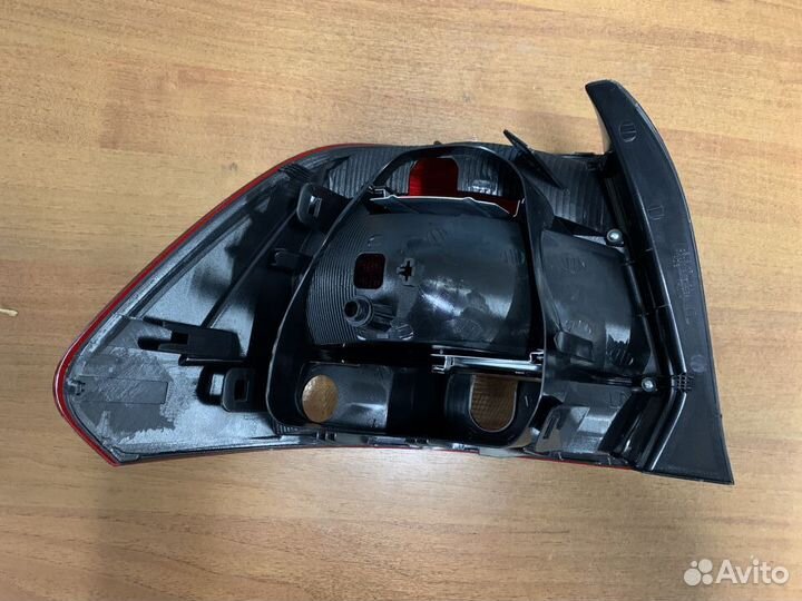 Фонарь задний правый VW Polo 2015