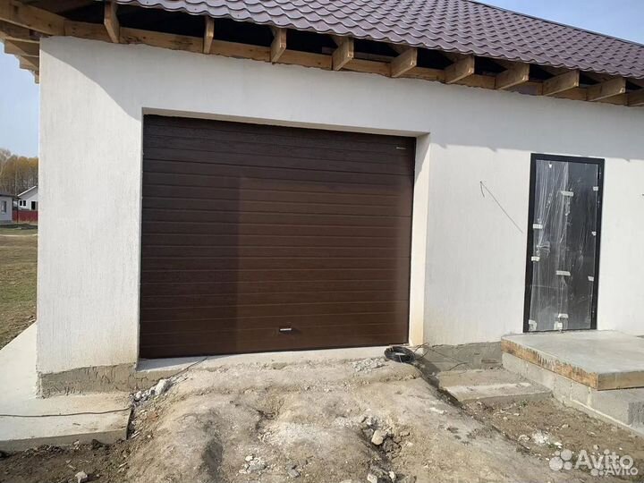 Секционные ворота под ключ