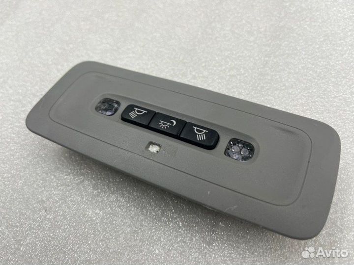 Плафон освещения салона задний Toyota Camry