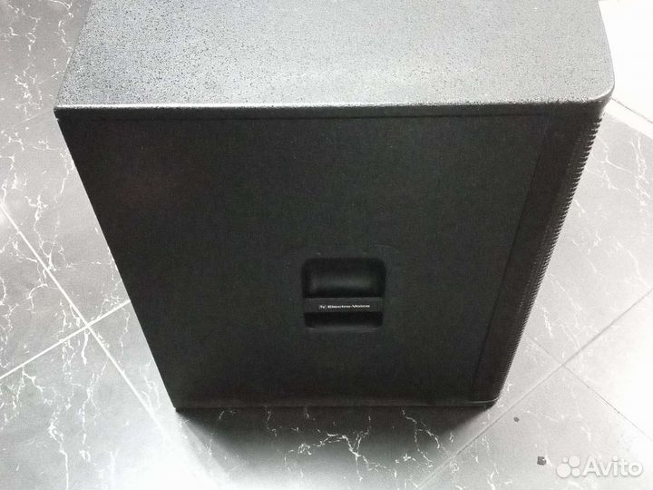 Пассивный сабвуфер EIectro-Voice ELX118p