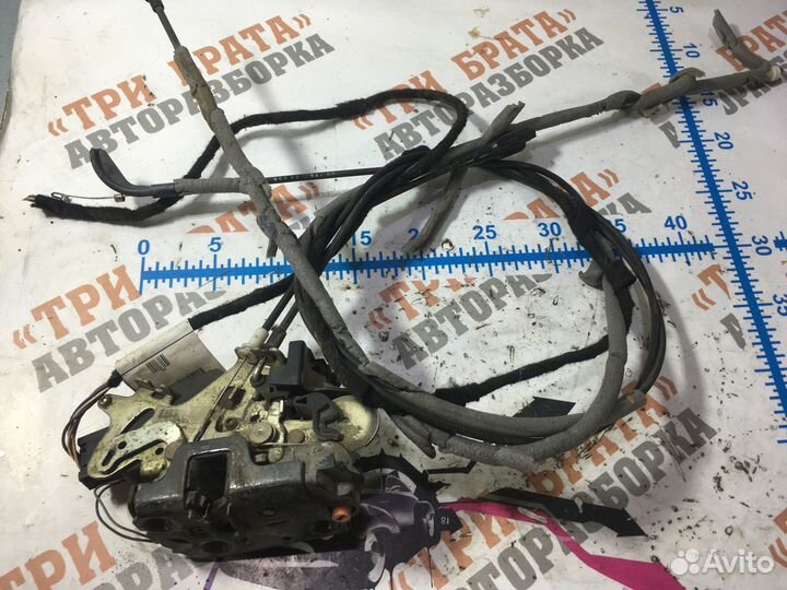 Мерседес Вито Замок передней двери Лев