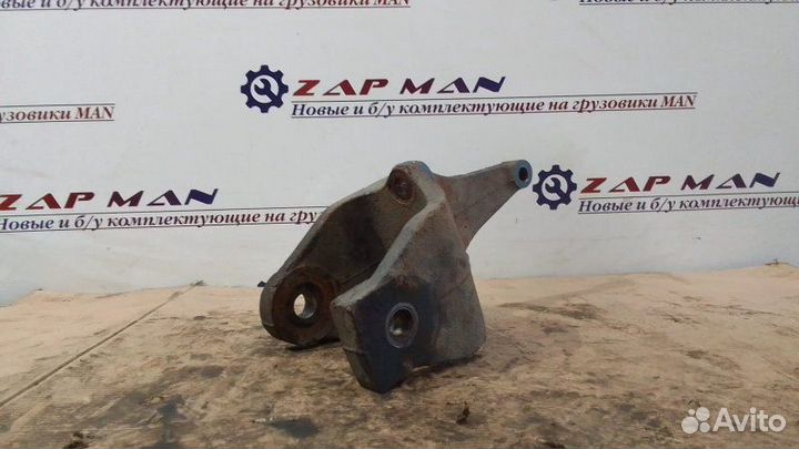 Кронштейн передней рессоры правый Man Tgm