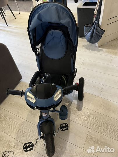 Велосипед трехколесный с музыкой и светом