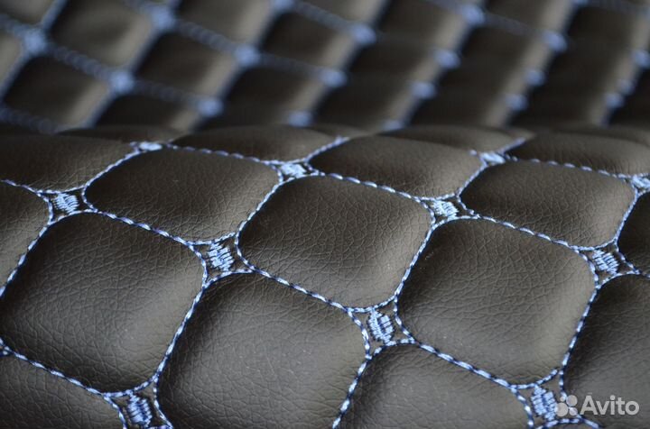 Экокожа стеганая черная нитка синяя рис квадрат