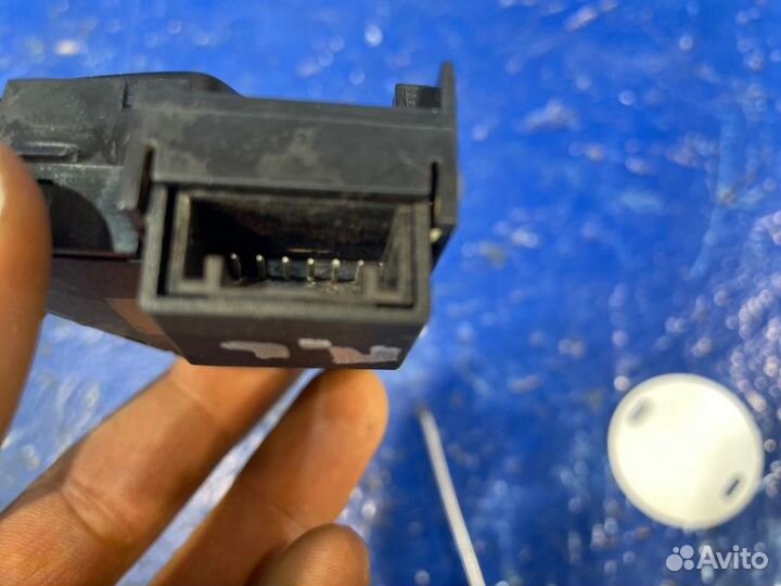 Кнопки памяти сидений передние левые Kia K5 3 2.5