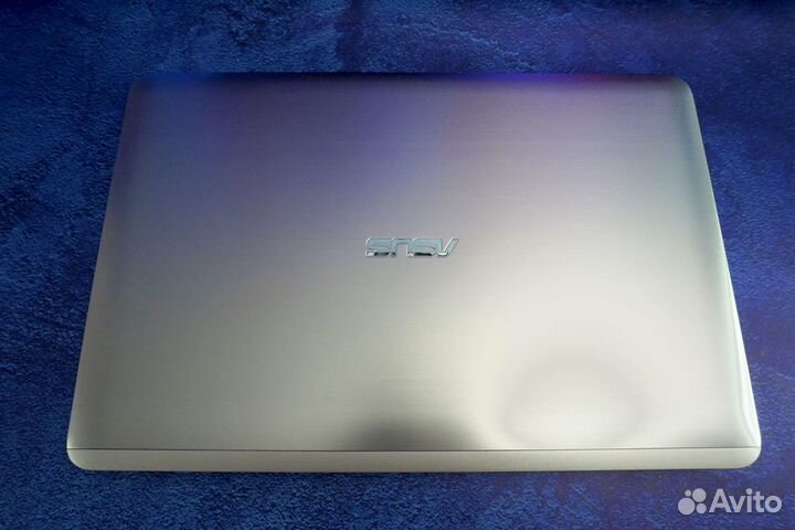 Бюджетный ноутбук Asus на Intel Core i3
