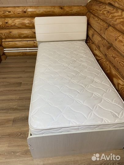 Детская кровать с матрасом