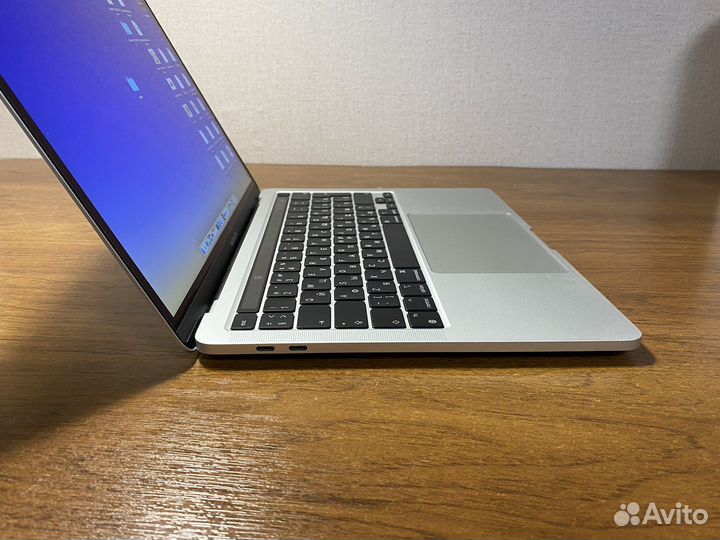 Macbook pro 13 2020 m1 8/256