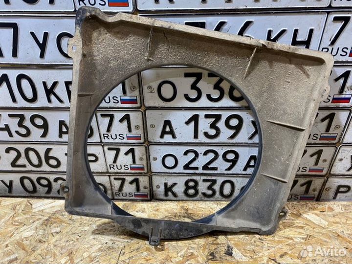 Диффузор вентилятор Mitsubishi Pajero 3D 1989