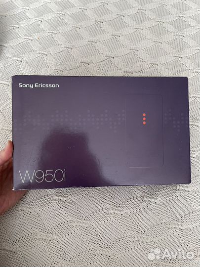 Sony Ericsson W950i, 4 ГБ