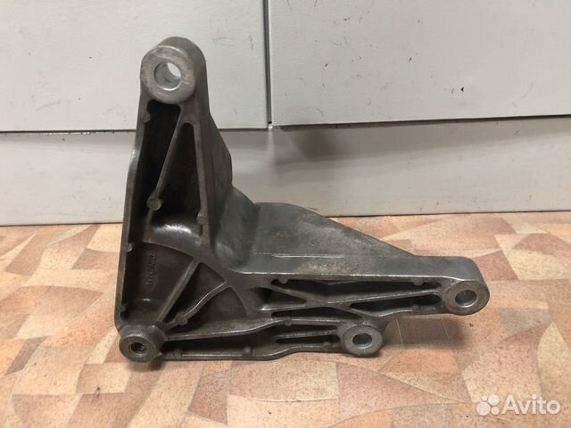 Кронштейн задней опоры двс Opel Astra j