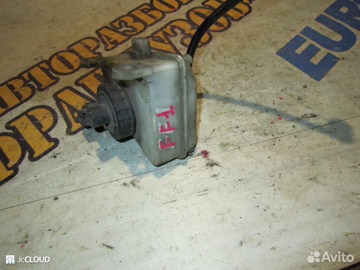 Бачок для тормозной жидкости на ford focus 1 DFW e