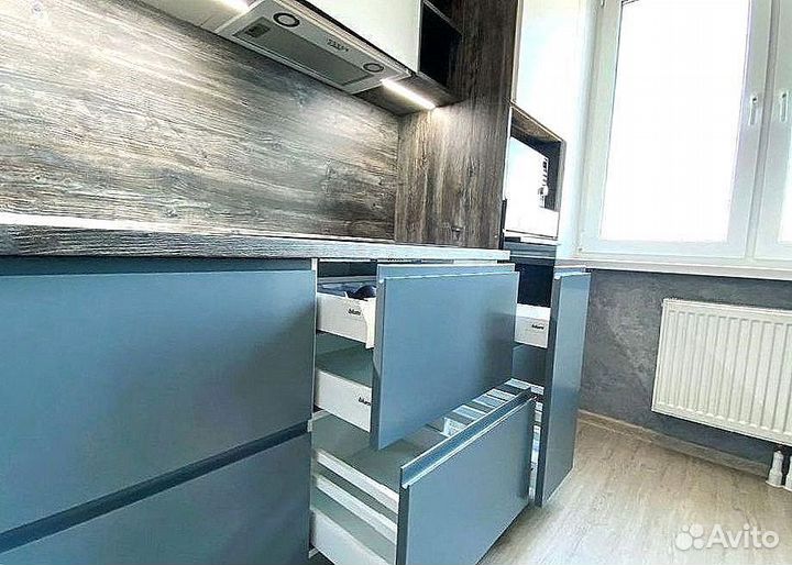 Кухня в потолок