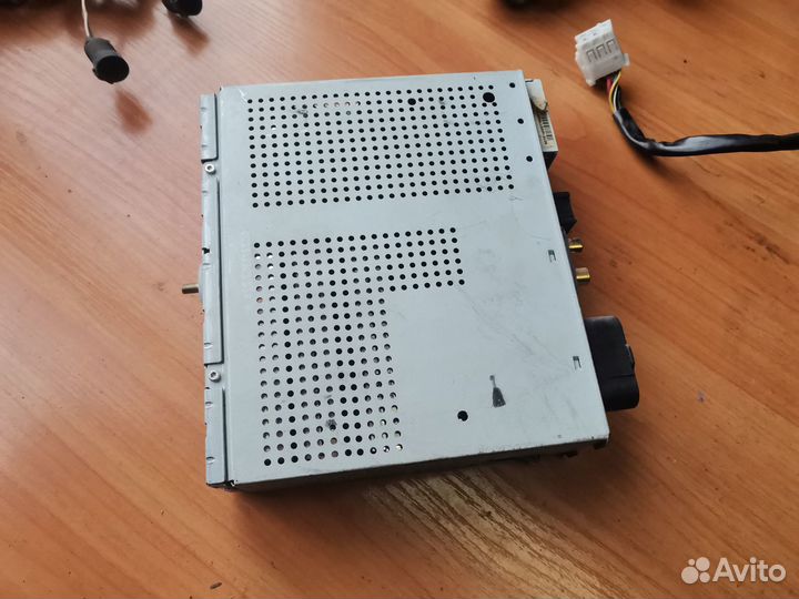 Усилитель аудио системы Becker Mercedes s430 w220