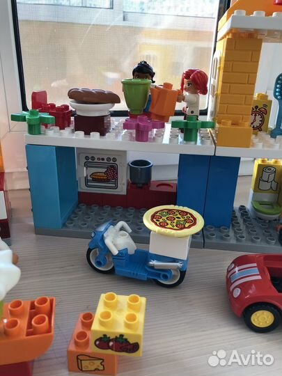 Lego duplo 10834 Пиццерия и 10835 Семейный дом