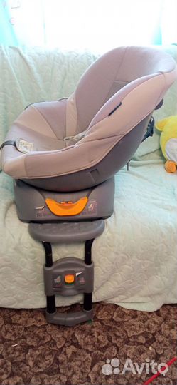 Японское поворотное автокресло Carmate Kuru 0-18кг