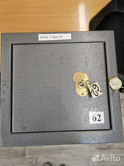 Сейф для пистолета и документов