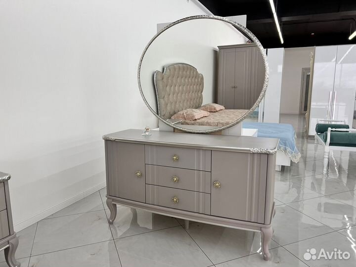 Спальный гарнитур