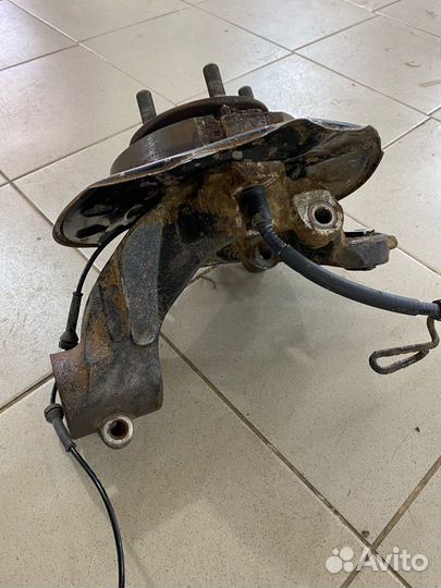 Задний поворотный кулак Land Rover Freelander 0764