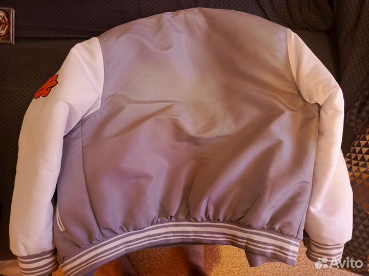 Стильный мужской бомбер