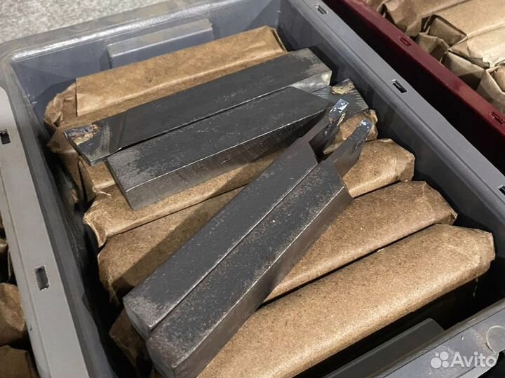 Резцы отрезные 25х16