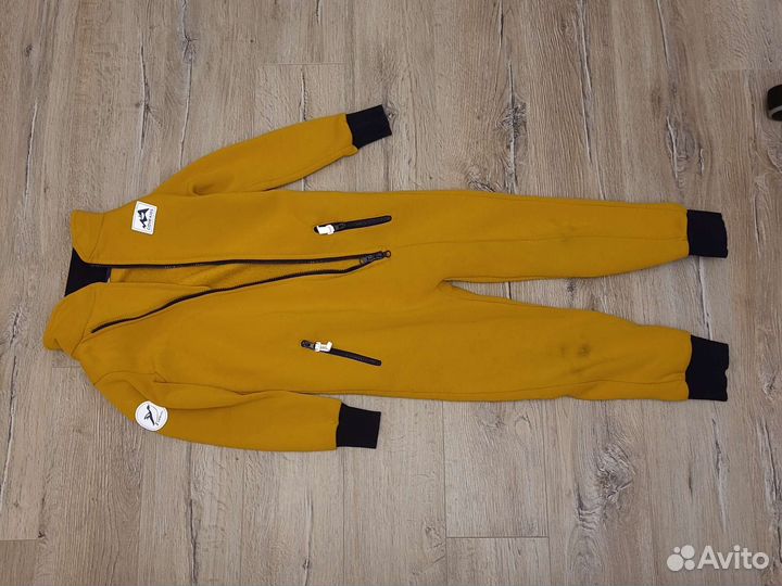 Спорт. костюмы (6 предм.) р.134 7 лет