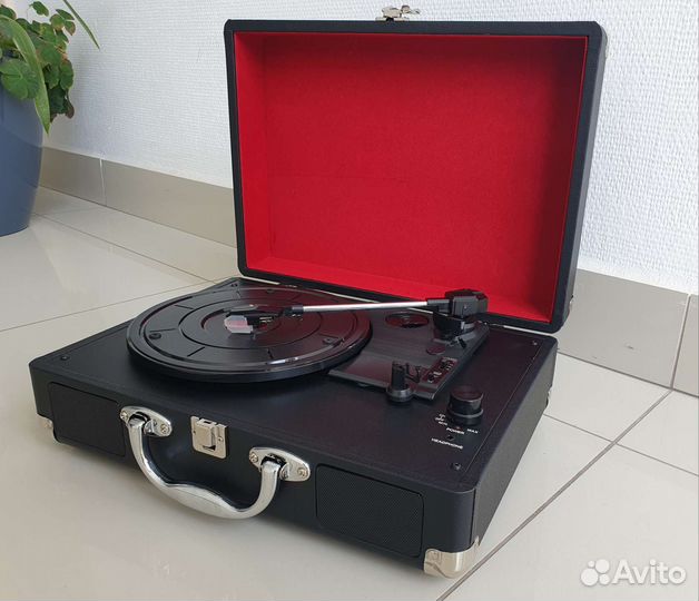 Новый граммофон, проигрыватель пластинок