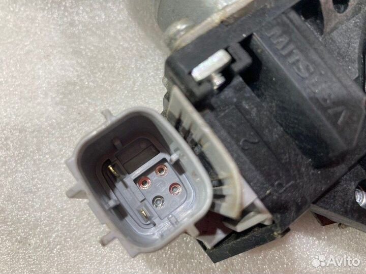 Стеклоподъемник задний левый Nissan Juke HR16 2012