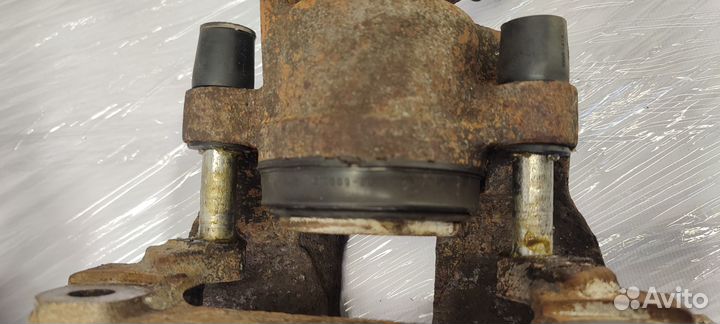 Передний тормозной суппорт Volvo S80