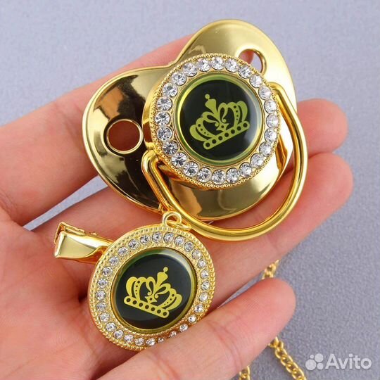 Соска со стразами