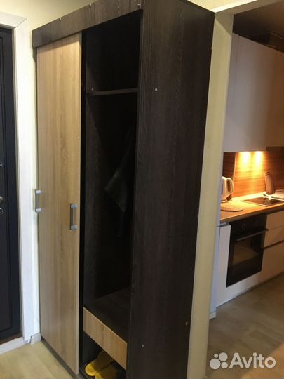 Шкаф в прихожую ,читайте описание