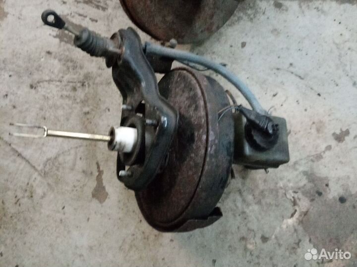 Вакуумный усилитель тормозов Пассат В3